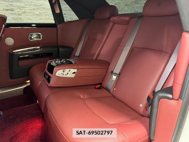 ROLLS-ROYCE GHOST 2011-06 7818922-9
