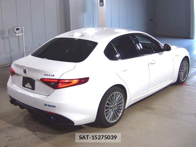 ALFA ROMEO Giulia 2019-06 7814434-1