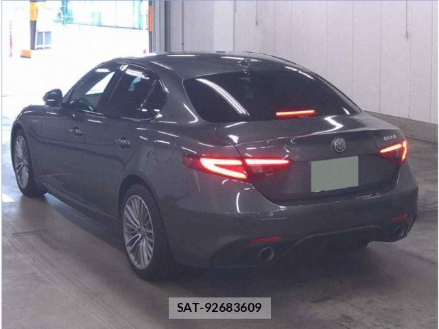 ALFA ROMEO Giulia 2018-06 7816610-1