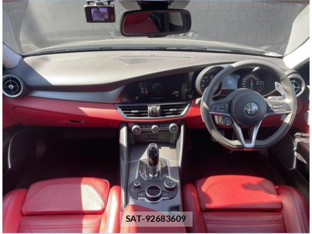 ALFA ROMEO Giulia 2018-06 7816610-11