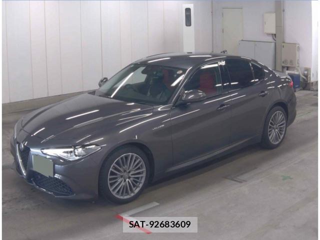 ALFA ROMEO Giulia 2018-06 7816610-12