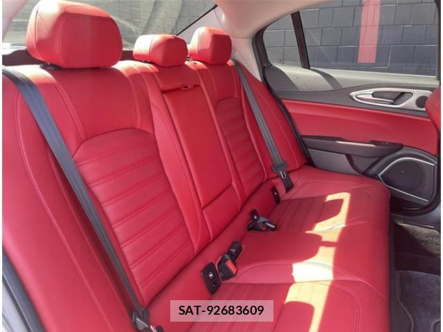 ALFA ROMEO Giulia 2018-06 7816610-4