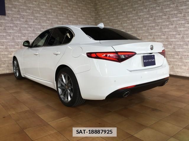 ALFA ROMEO Giulia 2021-02 7817810-5