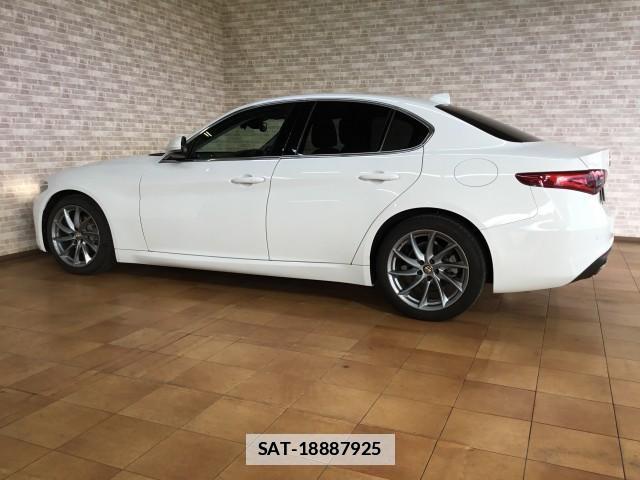 ALFA ROMEO Giulia 2021-02 7817810-6