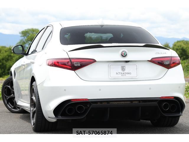 ALFA ROMEO Giulia 2018-01 7818668-1