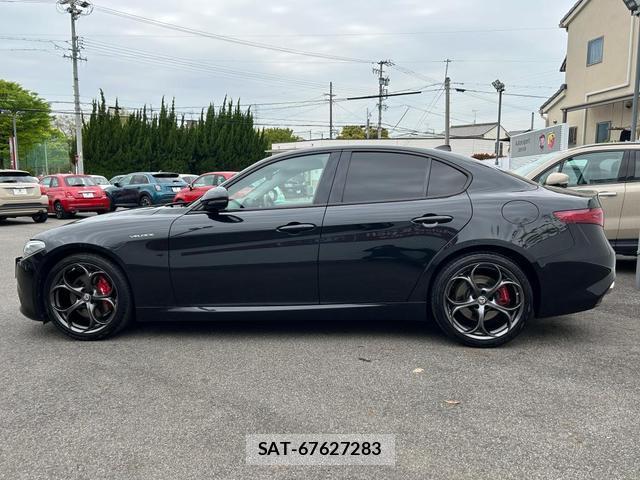 ALFA ROMEO Giulia 2022-03 7823121-8