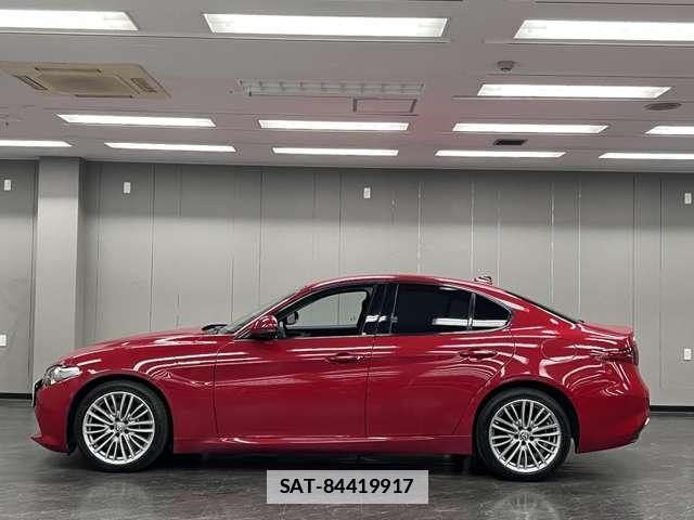 ALFA ROMEO Giulia 2019-06 7823294-8