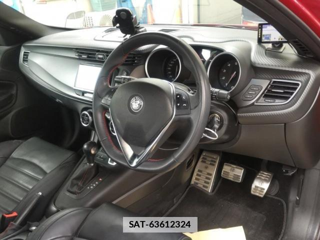 ALFA ROMEO GIULIETTA 2021-06 7811405-2