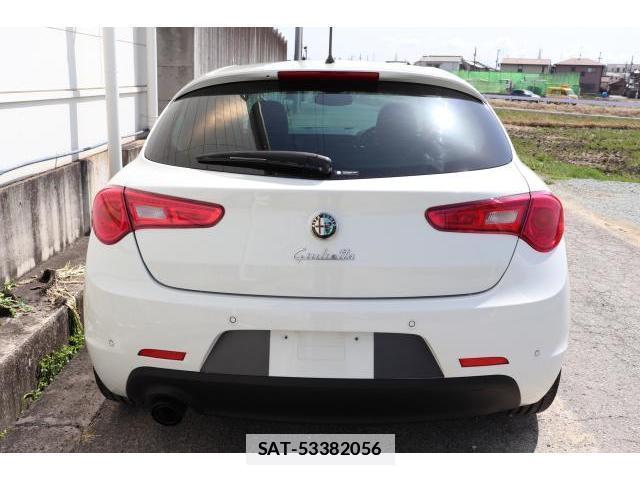 ALFA ROMEO GIULIETTA 2013-04 7817168-4