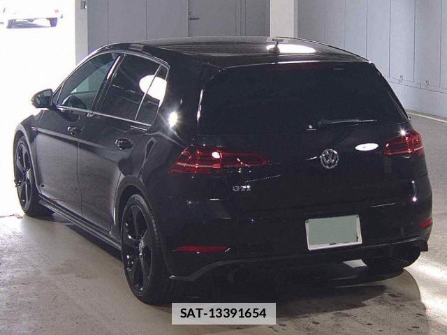 VolksWagen GOLF GTI 2018-10 7811323-1
