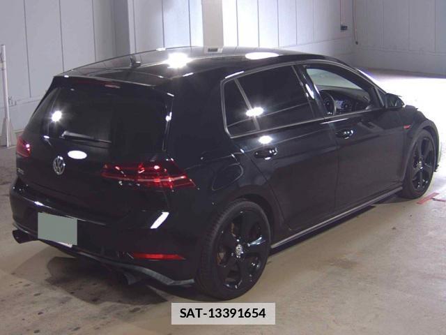 VolksWagen GOLF GTI 2018-10 7811323-4