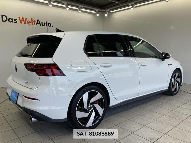 VolksWagen GOLF GTI 2022-03 7811997-16
