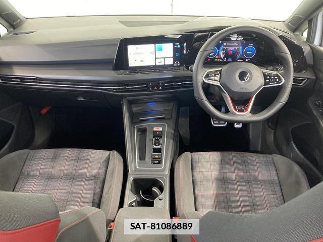 VolksWagen GOLF GTI 2022-03 7811997-2