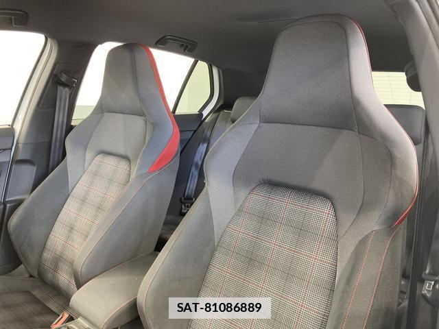 VolksWagen GOLF GTI 2022-03 7811997-9