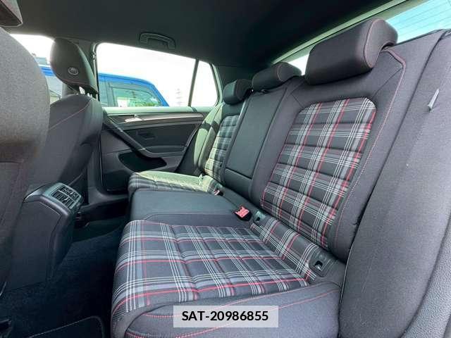VolksWagen GOLF GTI 2018-03 7813344-7