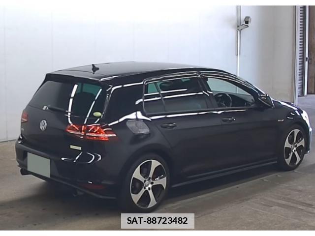 VolksWagen GOLF GTI 2016-10 7816666-1