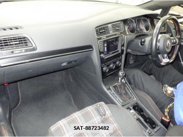 VolksWagen GOLF GTI 2016-10 7816666-2