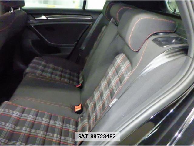 VolksWagen GOLF GTI 2016-10 7816666-5