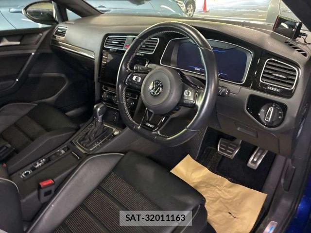 VolksWagen GOLF R VARIANT 2018-11 7815155-2