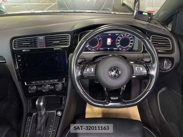 VolksWagen GOLF R VARIANT 2018-11 7815155-5