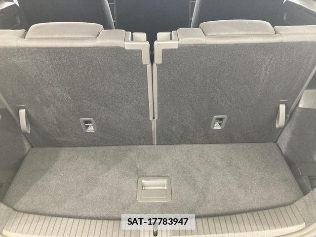 VolksWagen GOLF TOURAN 2021-07 7811990-12