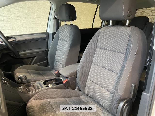 VolksWagen GOLF TOURAN 2020-04 7814675-15