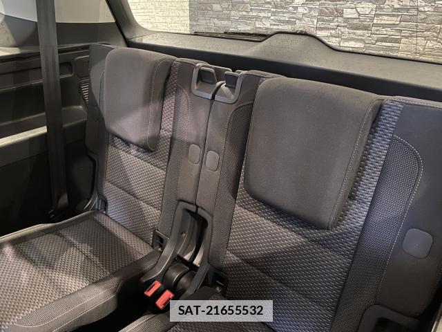 VolksWagen GOLF TOURAN 2020-04 7814675-19