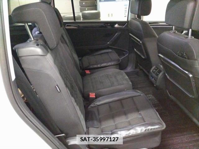 VolksWagen GOLF TOURAN 2019-05 7815189-3
