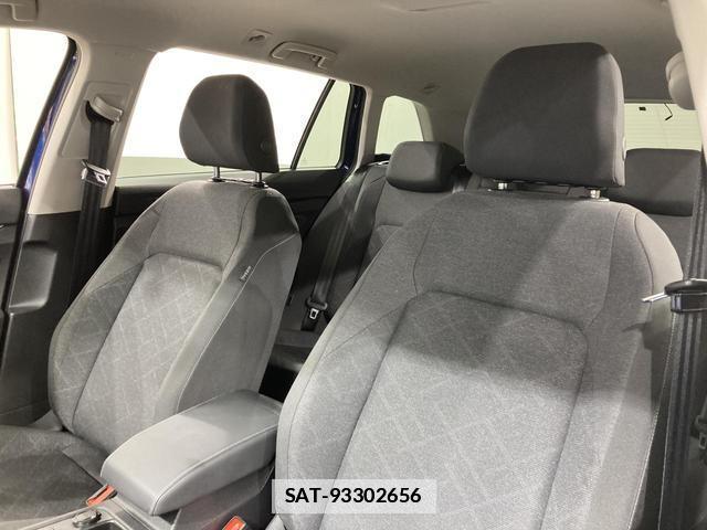 VolksWagen GOLF VARIANT 2023-08 7811998-17