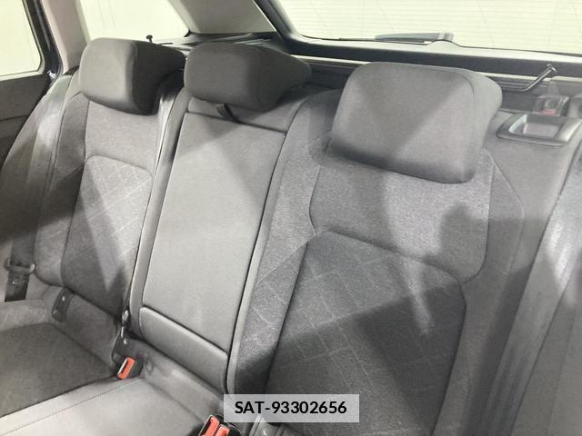 VolksWagen GOLF VARIANT 2023-08 7811998-18