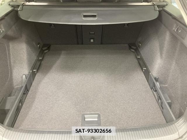 VolksWagen GOLF VARIANT 2023-08 7811998-19