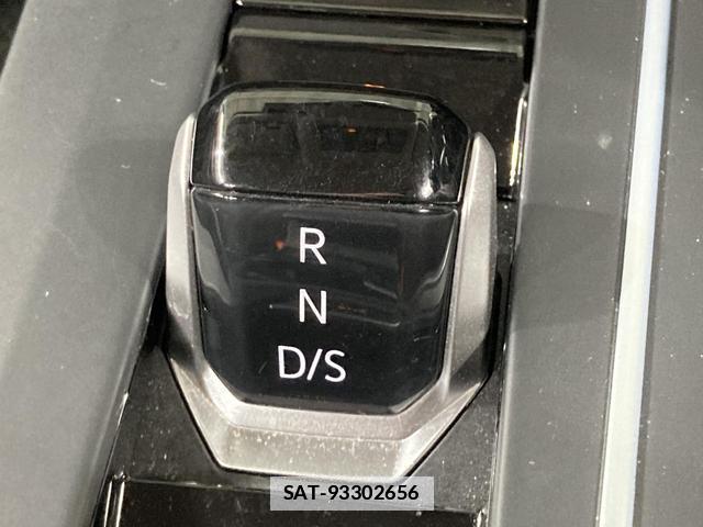 VolksWagen GOLF VARIANT 2023-08 7811998-8