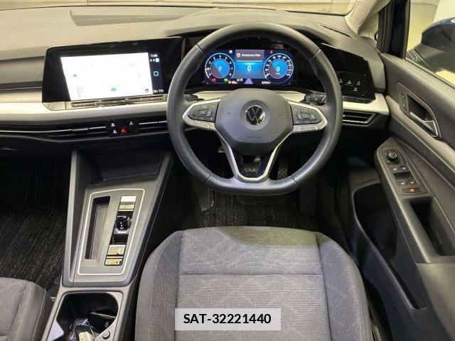 VolksWagen GOLF 2022-04 7811375-2