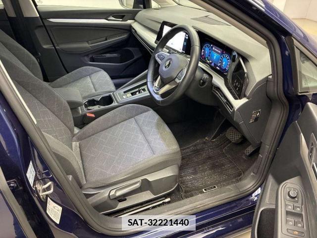 VolksWagen GOLF 2022-04 7811375-3