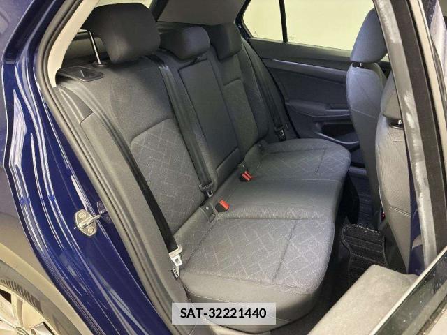 VolksWagen GOLF 2022-04 7811375-4