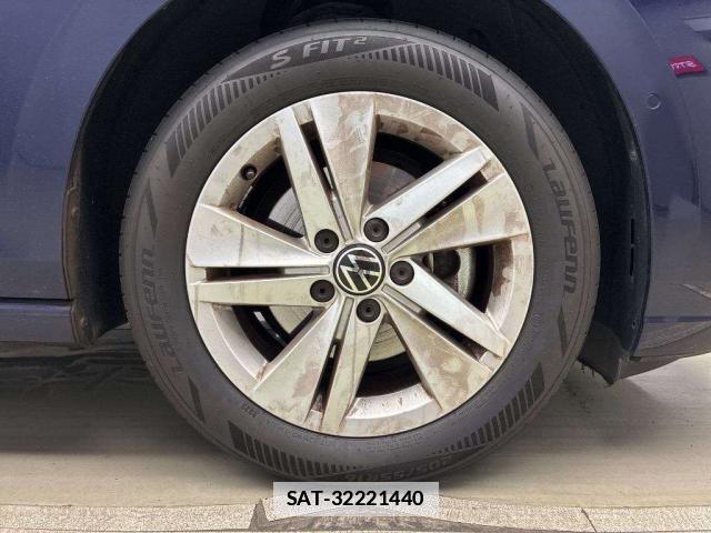 VolksWagen GOLF 2022-04 7811375-7