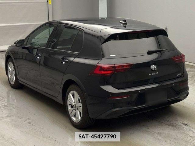 VolksWagen GOLF 2021-06 7811463-10