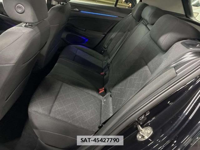 VolksWagen GOLF 2021-06 7811463-6
