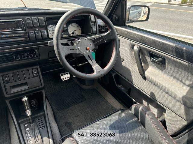 VolksWagen GOLF 1989-12 7812477-5
