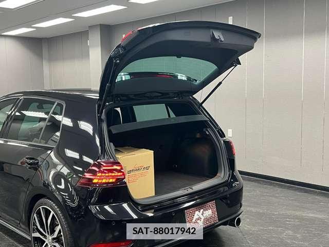 VolksWagen GOLF 2019-10 7823284-16