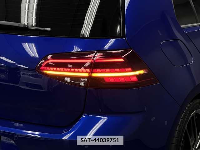 VolksWagen GOLF 2017-09 7823297-17