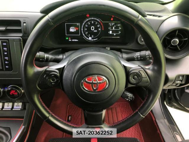 Toyota GR86 2022-05 7821035-14