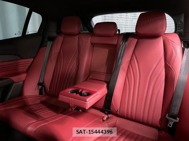 Maserati Grecale 2023-10 7823362-6