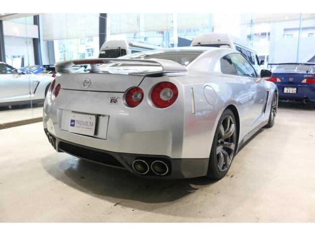 Nissan GT-R 2008-10 7816057-1