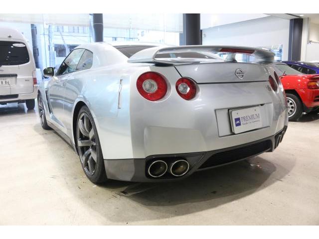 Nissan GT-R 2008-10 7816057-10