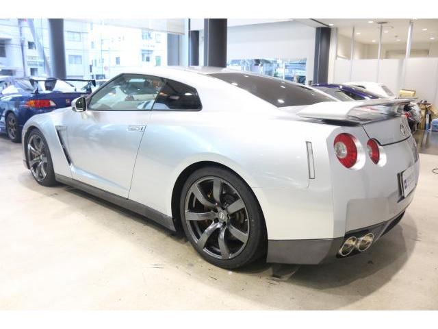 Nissan GT-R 2008-10 7816057-12