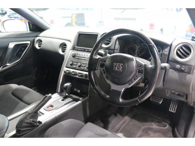 Nissan GT-R 2008-10 7816057-2