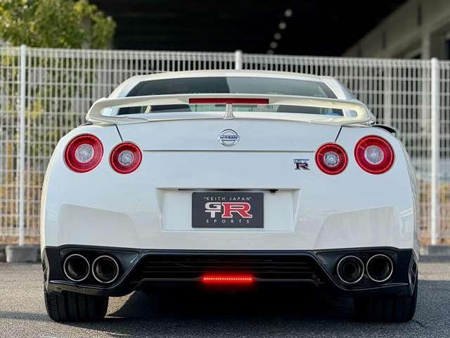 Nissan GT-R 2014-07 7823253-2