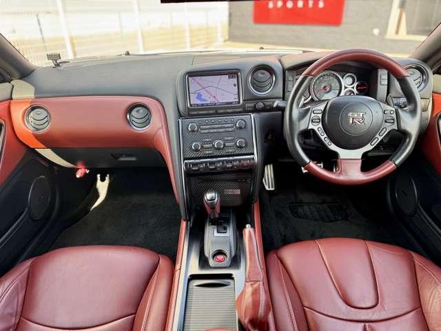 Nissan GT-R 2014-07 7823253-9