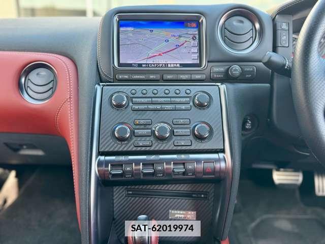 Nissan GT-R 2016-03 7823254-1